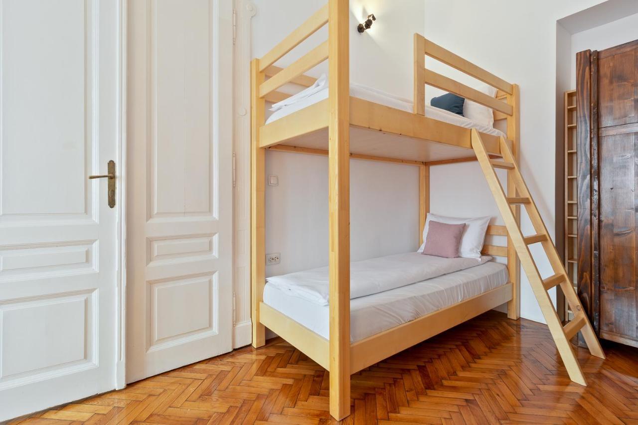 Roman Flat Oradea Exterior foto