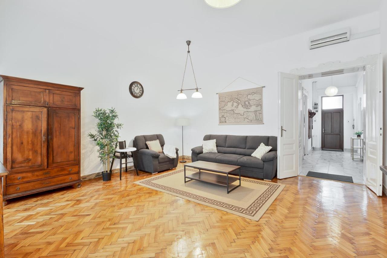 Roman Flat Oradea Exterior foto