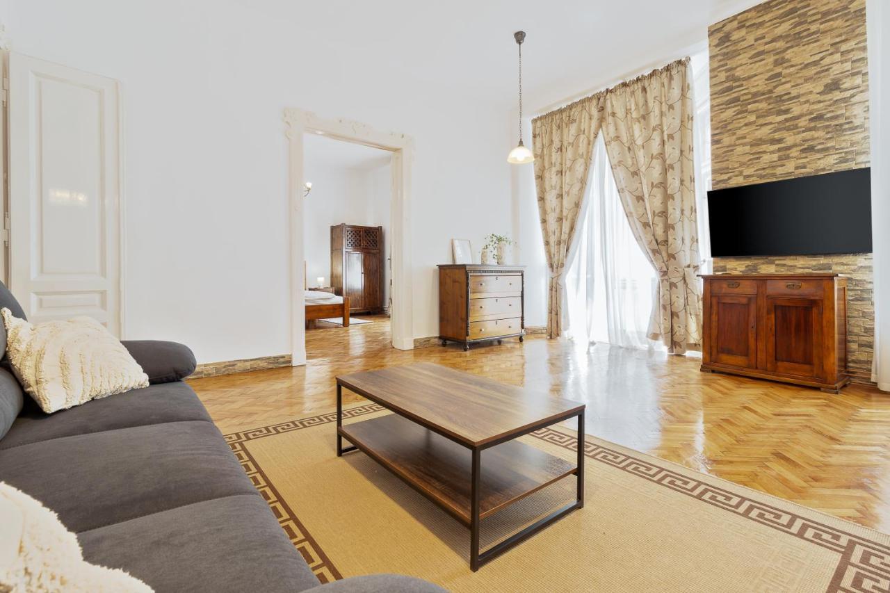 Roman Flat Oradea Exterior foto