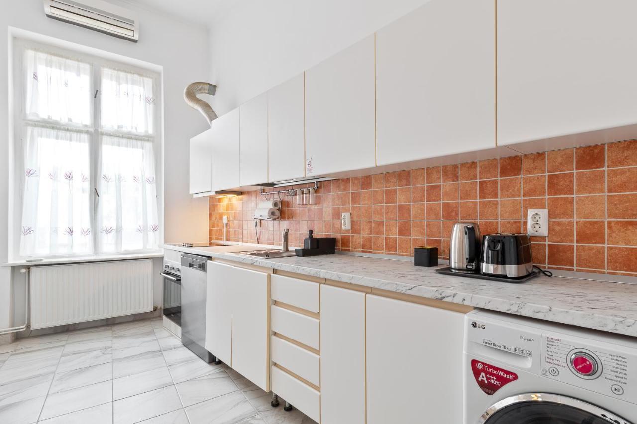 Roman Flat Oradea Exterior foto